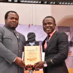 Dr_Ayo_Ogunsan_receives_his_award!